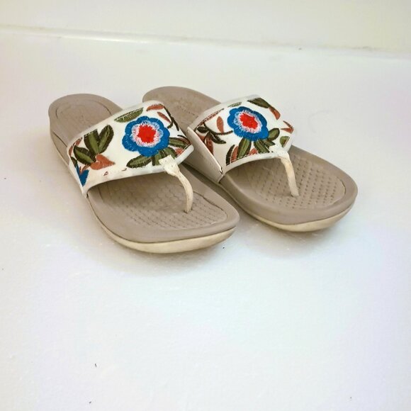 Baretraps Dasie Embroidered Thong Sandals 6.5 Floral Shoes - Picture 1 of 12